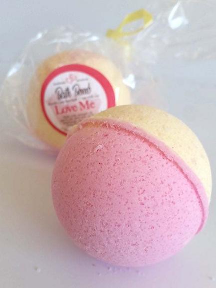 Natural Bath Bomb (Love Me) 1ct 
